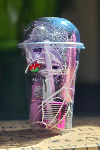 پک کادویی بنفش لیوانی روز دختر