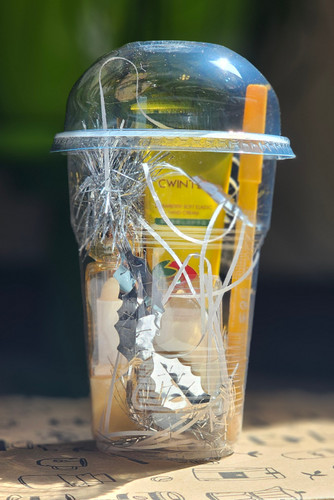 پک کادویی زرد لیوانی روز دختر