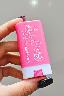 ضد آفتاب استیکی توت فرنگی انبارگردانی