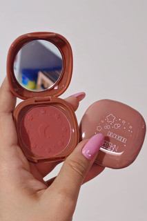 رژگونه پودری ماه و ستاره